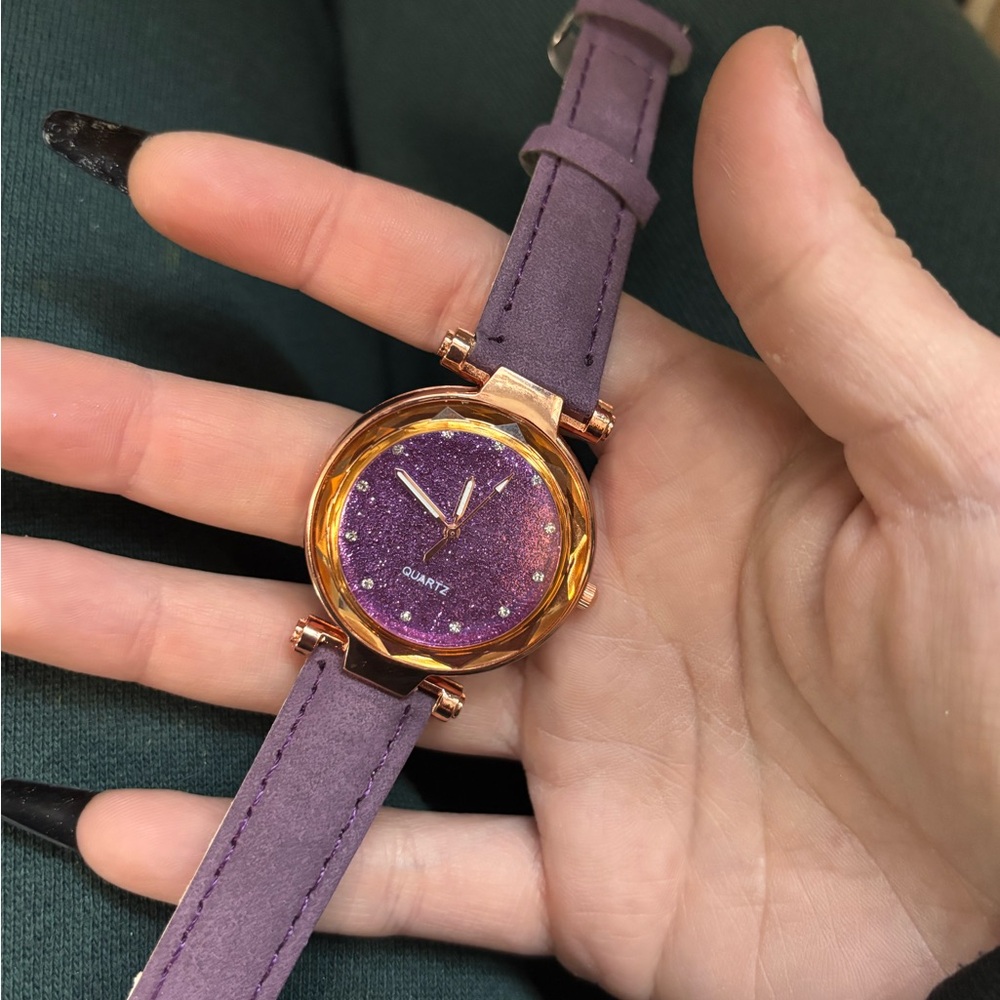 Elegant Purple Quartz Women's Watch